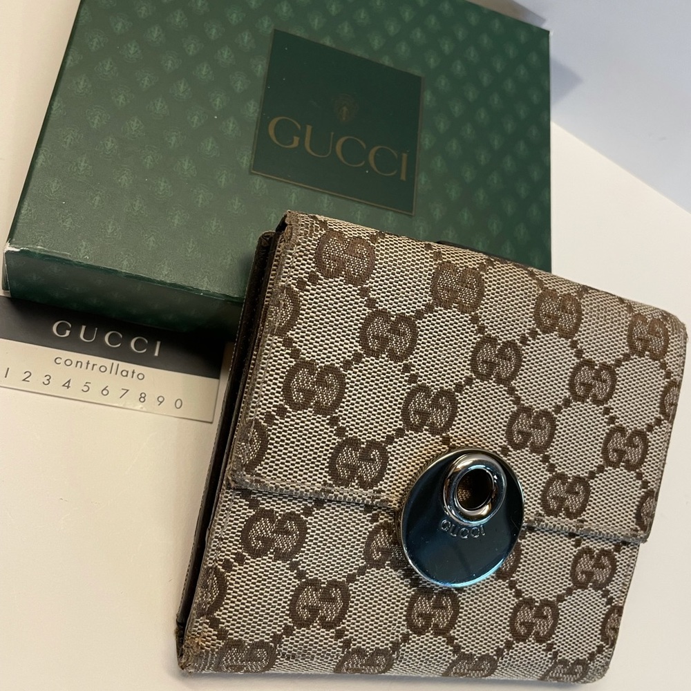 Vintage & Authentic Double GG Gucci Wallet